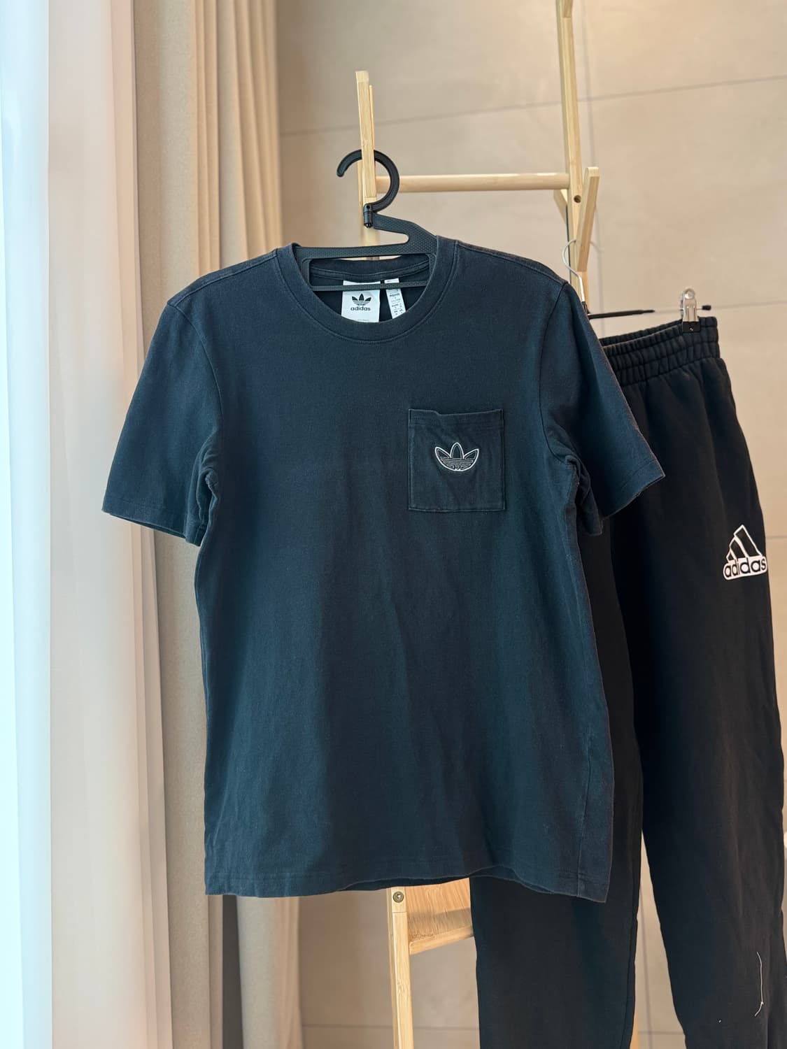 아디다스 블랙반팔티 상품이미지1