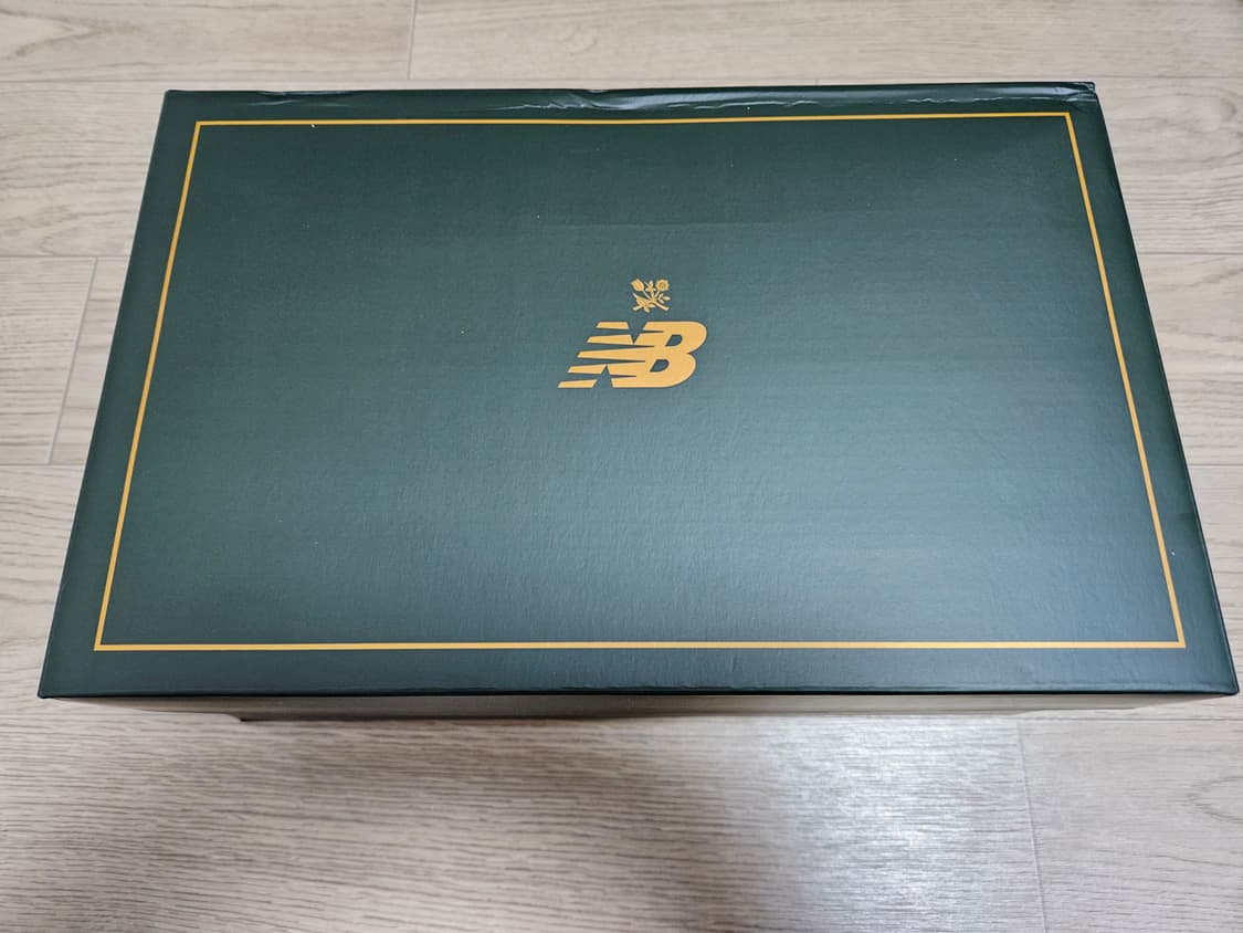 뉴발란스 x 에메레온도르 860v2 레드 상품이미지8