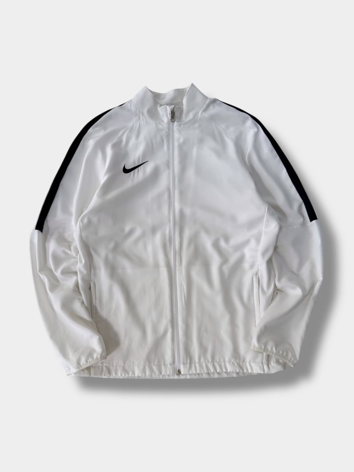 나이키 루즈핏 미니멀 화이트 스우시 트랙 바람막이 자켓  상품이미지1