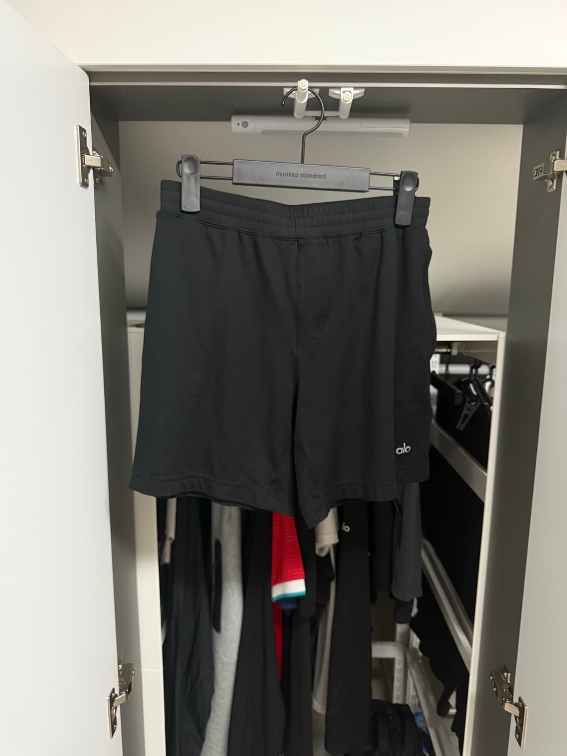 alo yoga 알로요가 쇼츠 블랙 상품이미지1