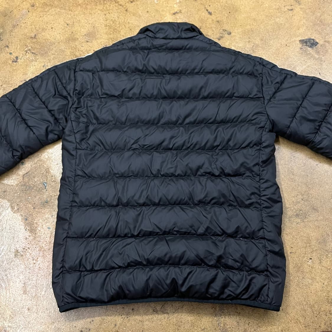 아디다스 블랙 경량 패딩  상품이미지4