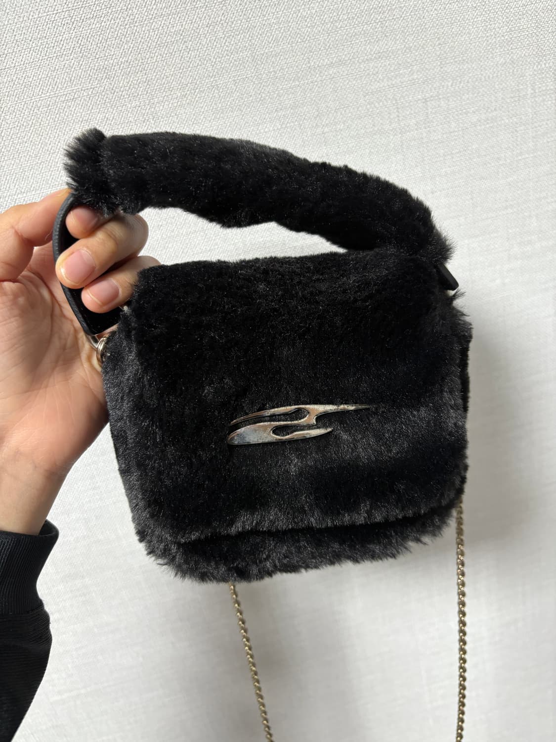 Leey 퍼 크로스백 상품이미지1