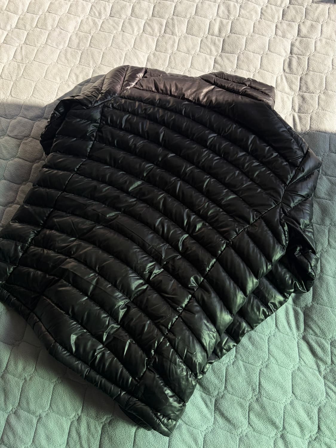 아식스 블랙 경량패딩 상품이미지2