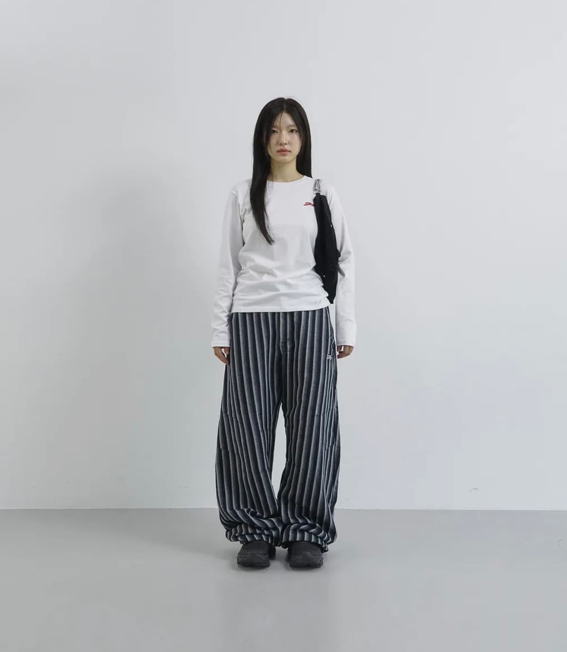 탄산마그네슘 마운틴 롱슬리브 화이트/레드(우먼) 상품이미지2