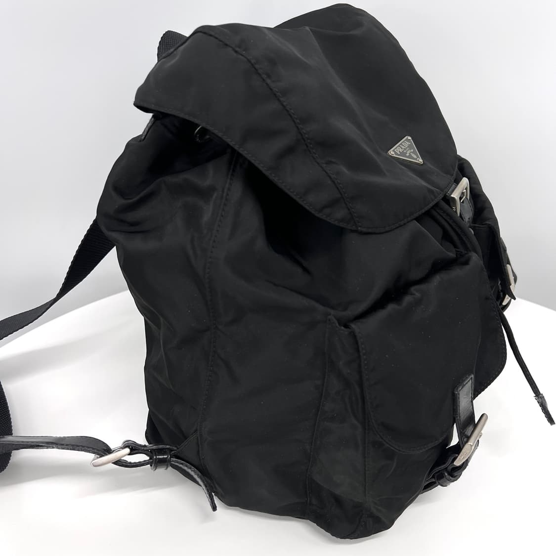 [감정완료] 프라다 삼각로고 나일론 백팩 미듐 블랙  상품이미지7