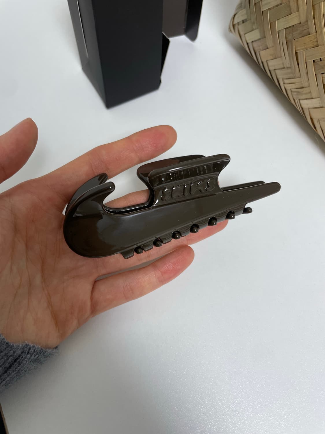 스킴스 나이키 집게핀 상품이미지1