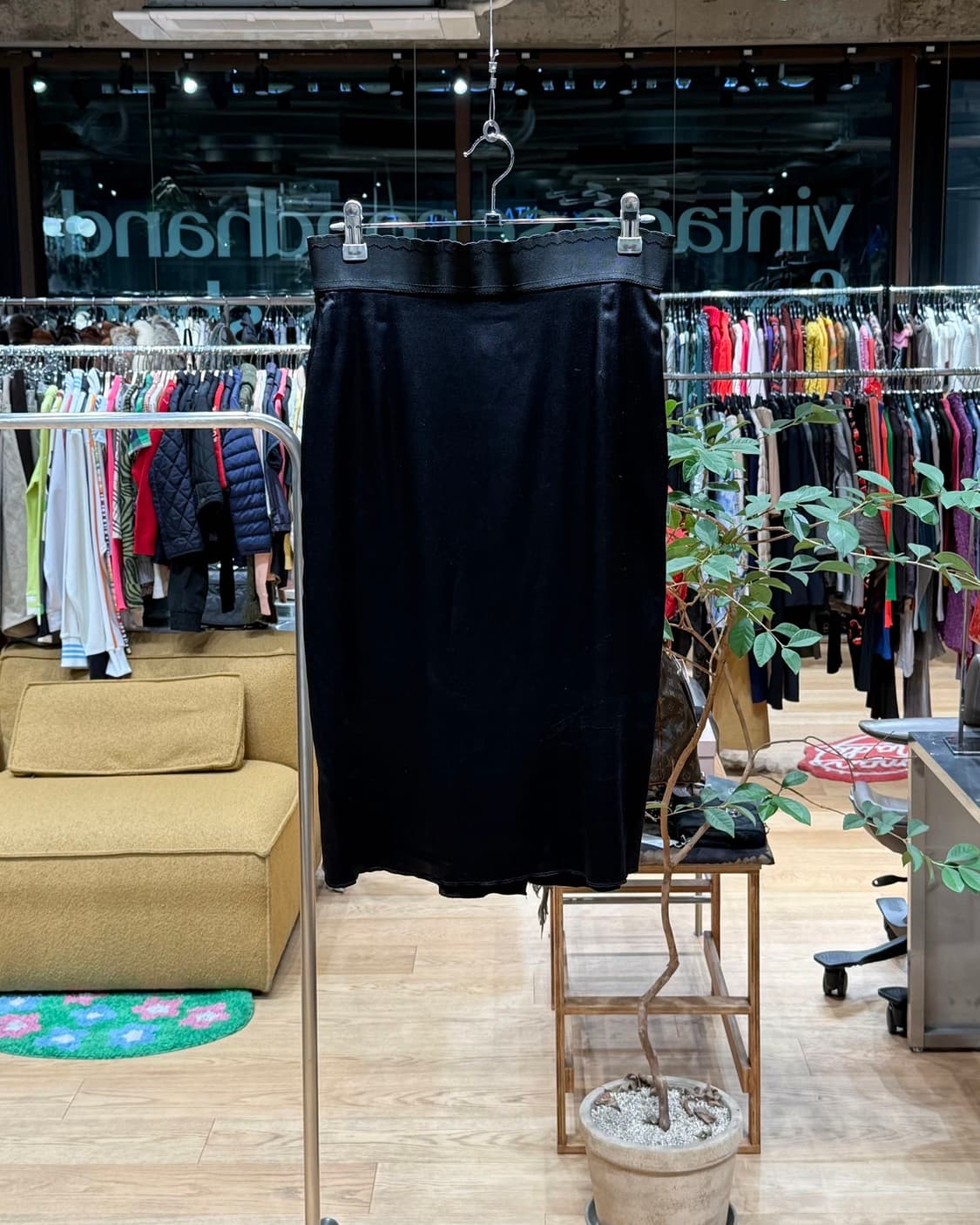 돌체앤가바나 블랙 실크 미디스커트 상품이미지1