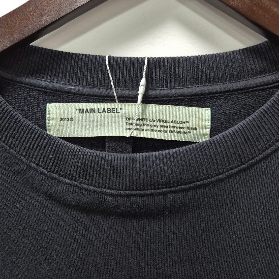 오프화이트 모나리자 프린팅 맨투맨 M / 할인 상품이미지4