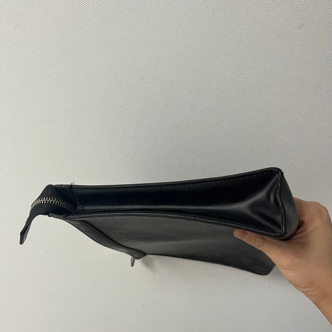 루이비통 포쉐트 보야주 클러치 상품이미지4