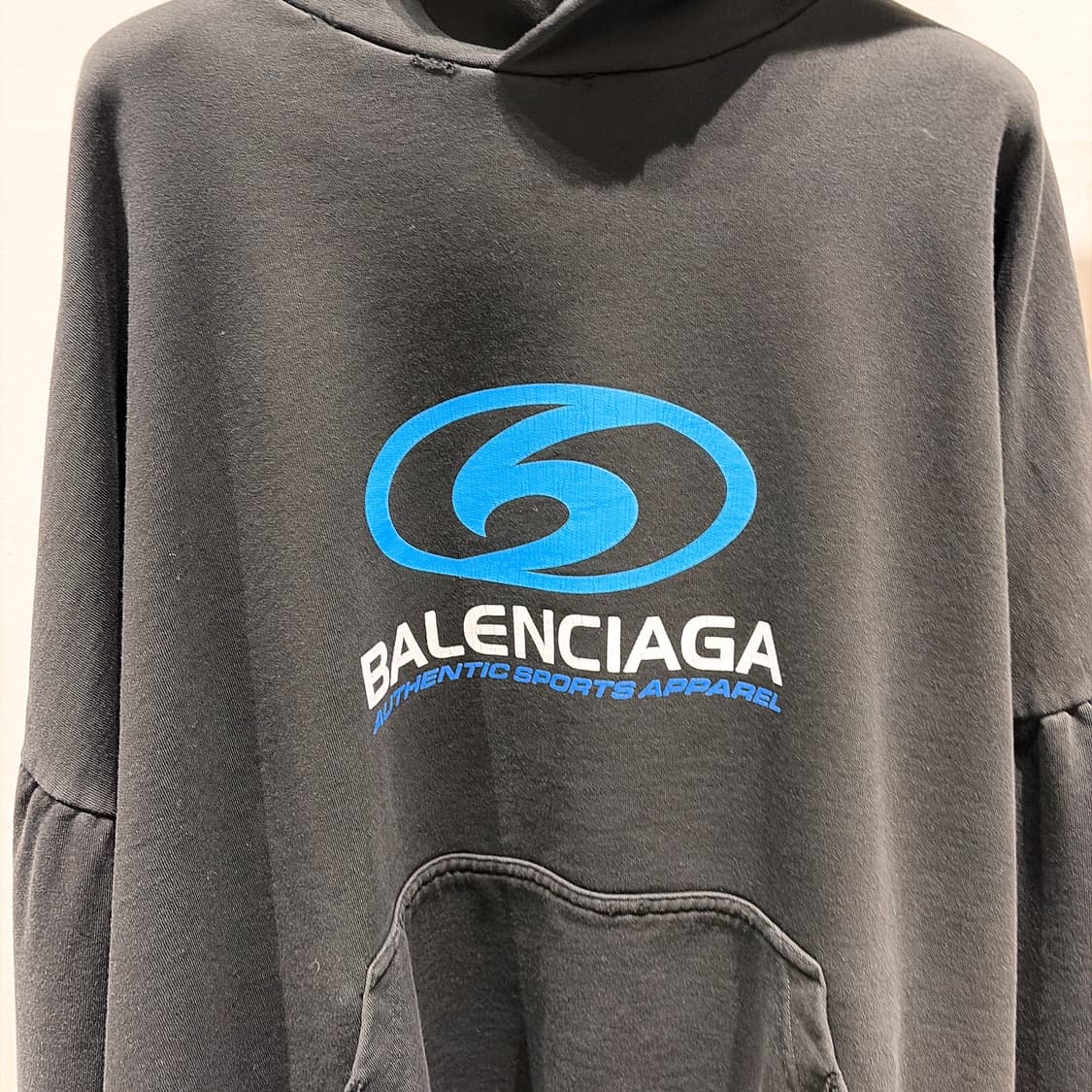 (정품/새상품) 발렌시아가 유니섹스 블랙 서퍼 로고 후드 티셔츠 상품이미지2