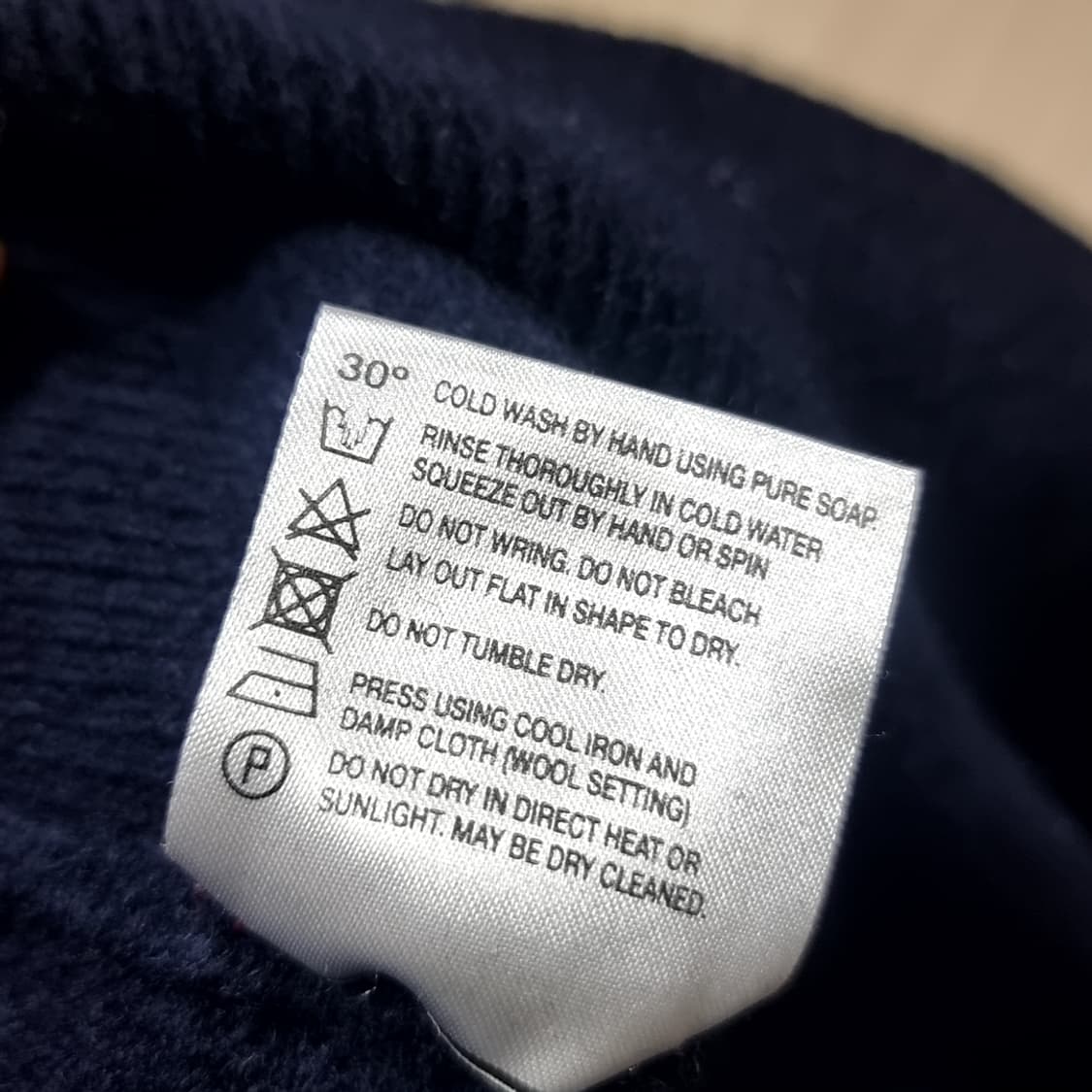 스코트랜드제 윌리엄로키 네이비 브이넥 울니트(95) 상품이미지5