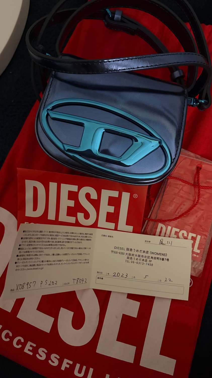 Disel 미니백 인 미러드 레더블루 상품이미지2