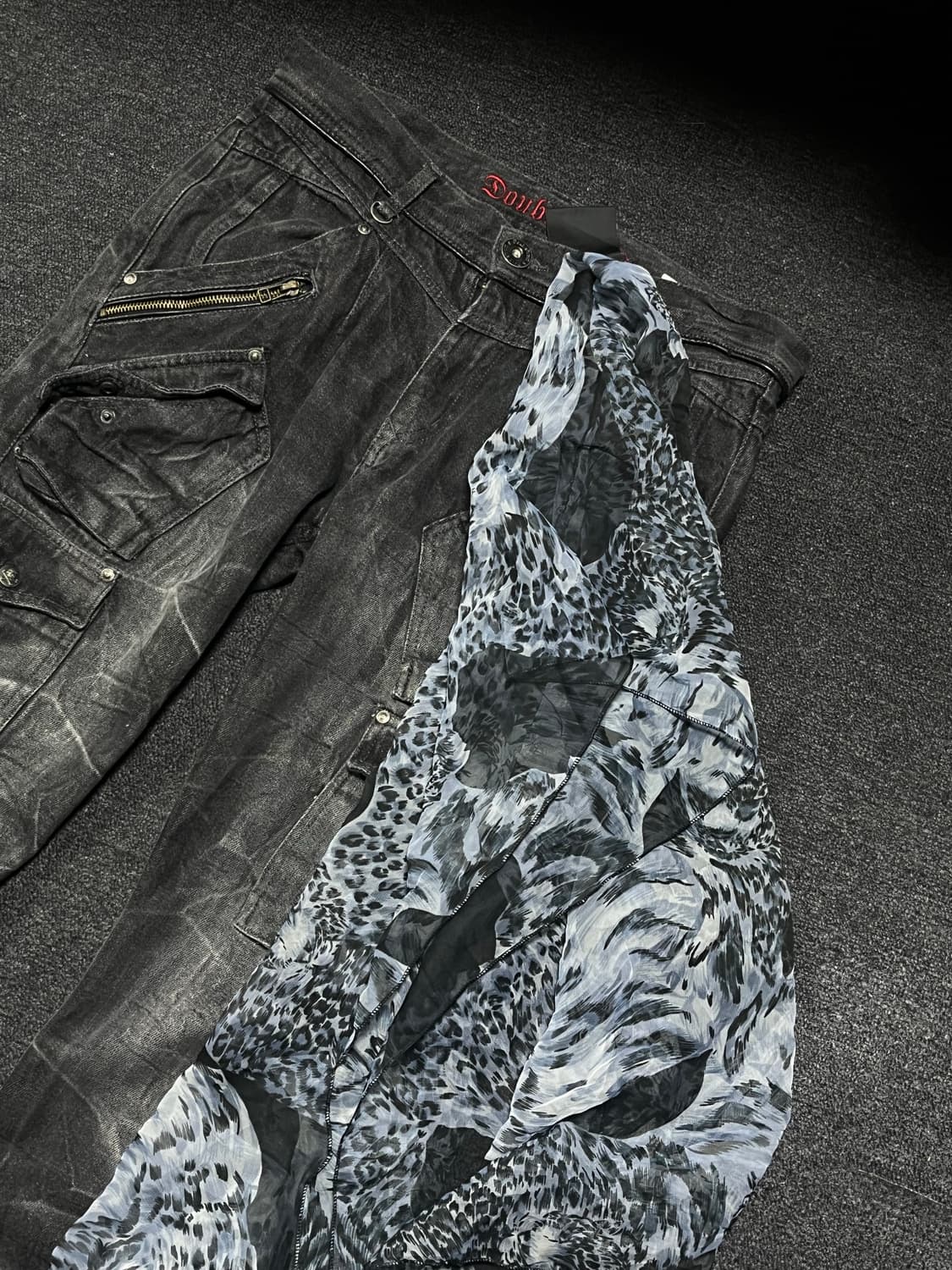 Silky grey Leopard scarf 상품이미지1