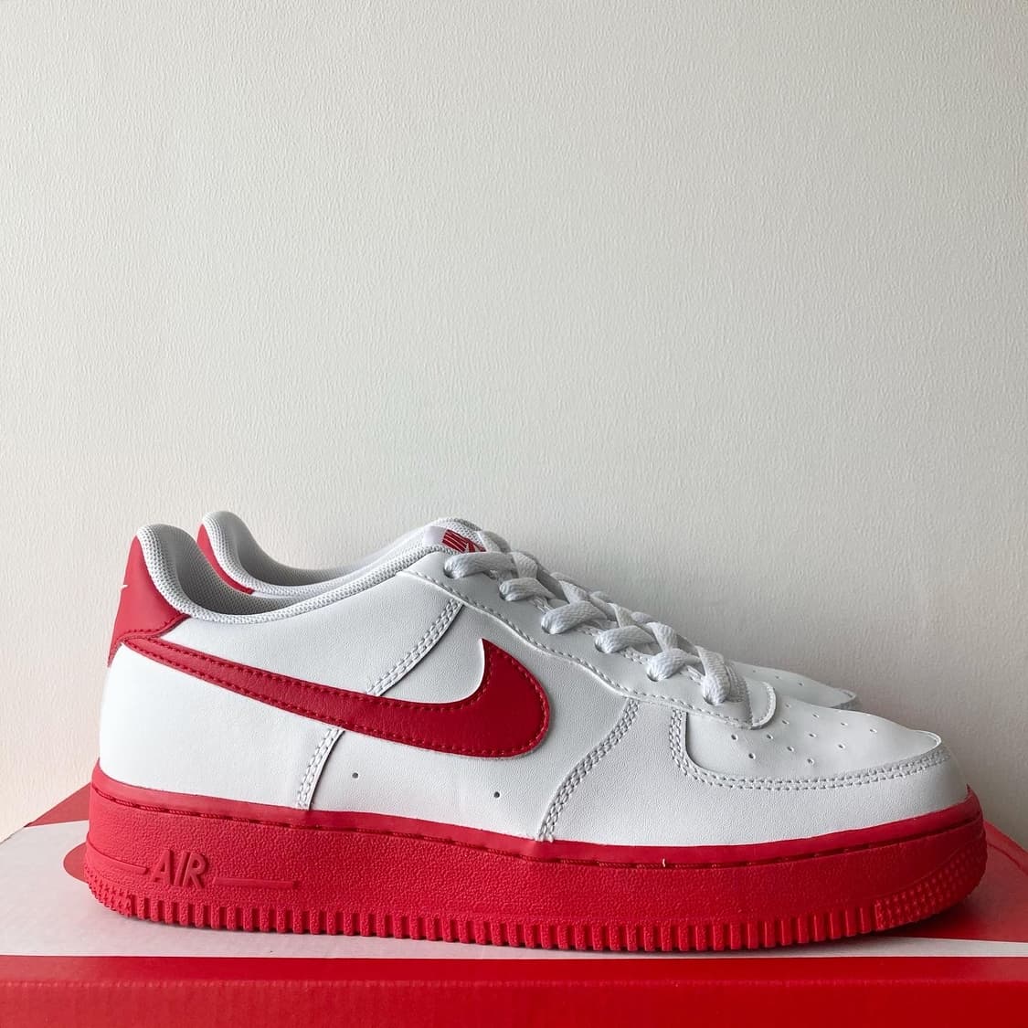 나이키 에어포스 1 로우 레드솔 a.k.a 빨창 상품이미지3