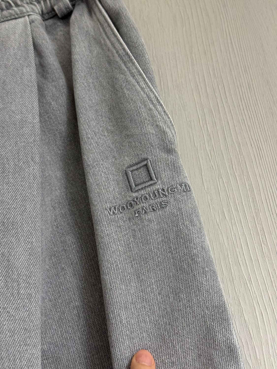 [50] 우영미 24ss 원턱 밴딩 그레이 데님팬츠 상품이미지2