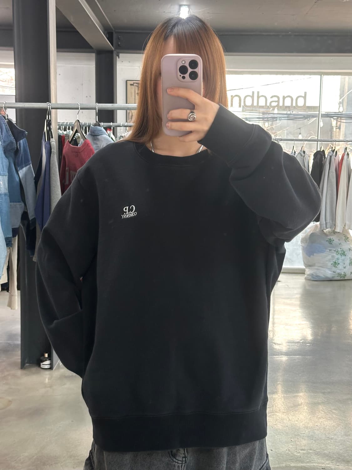 C.P 컴퍼니 자수로고 맨투맨  상품이미지1