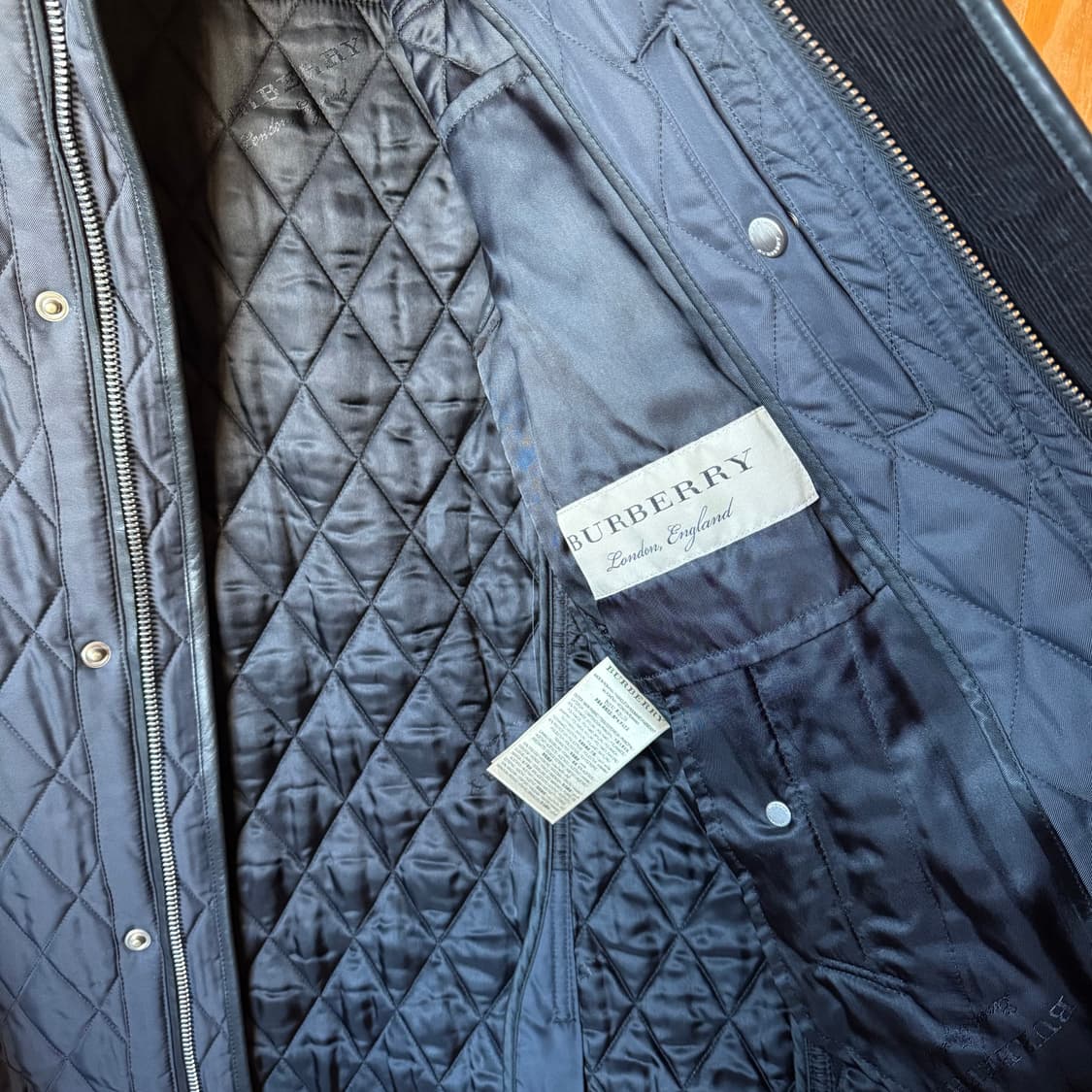 버버리 리건 퀼팅 자켓 판매 합니다.  상품이미지6