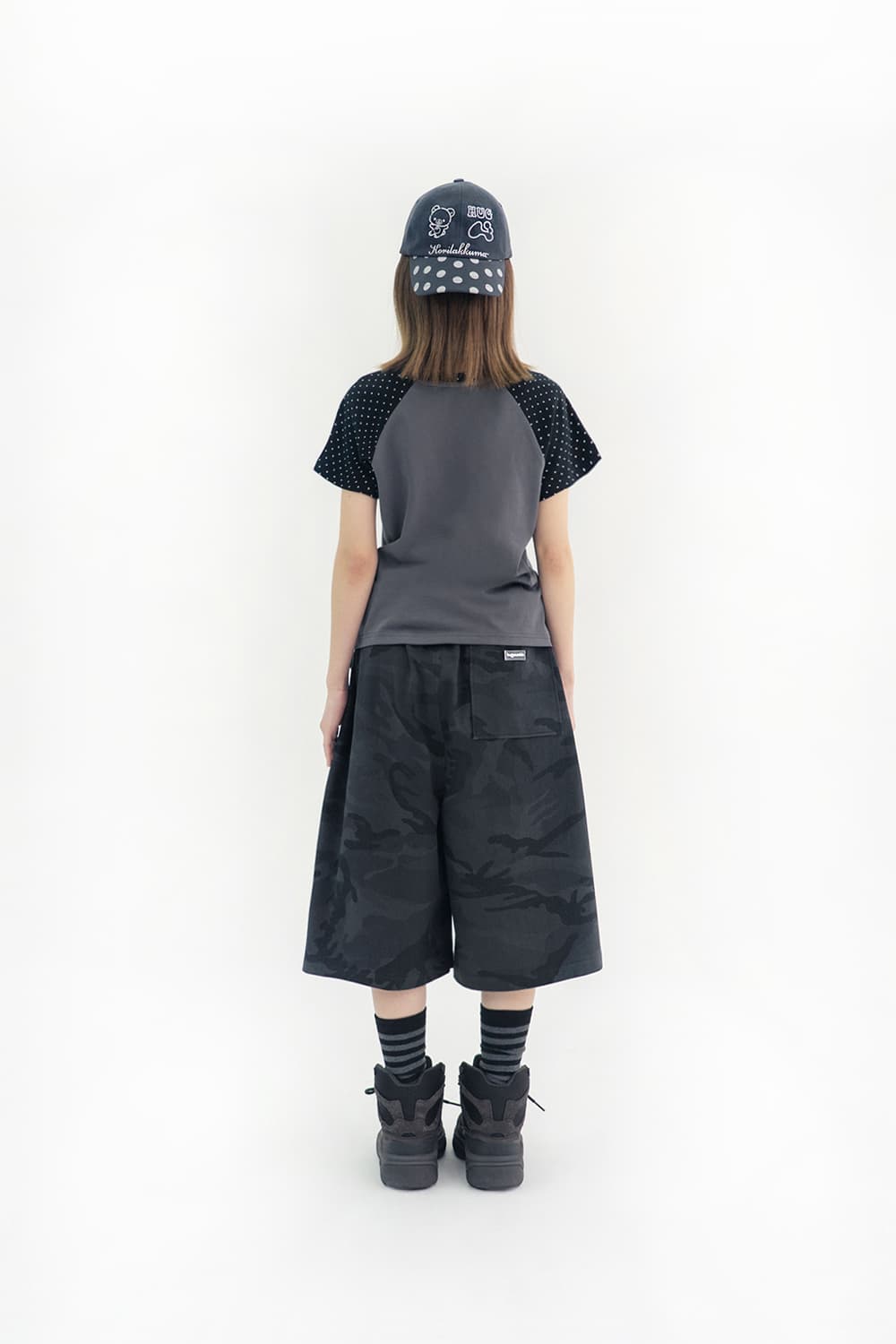 허그유어스킨 리락쿠마 도트 래글런 티 코리락쿠마 반팔 티셔츠 상품이미지3