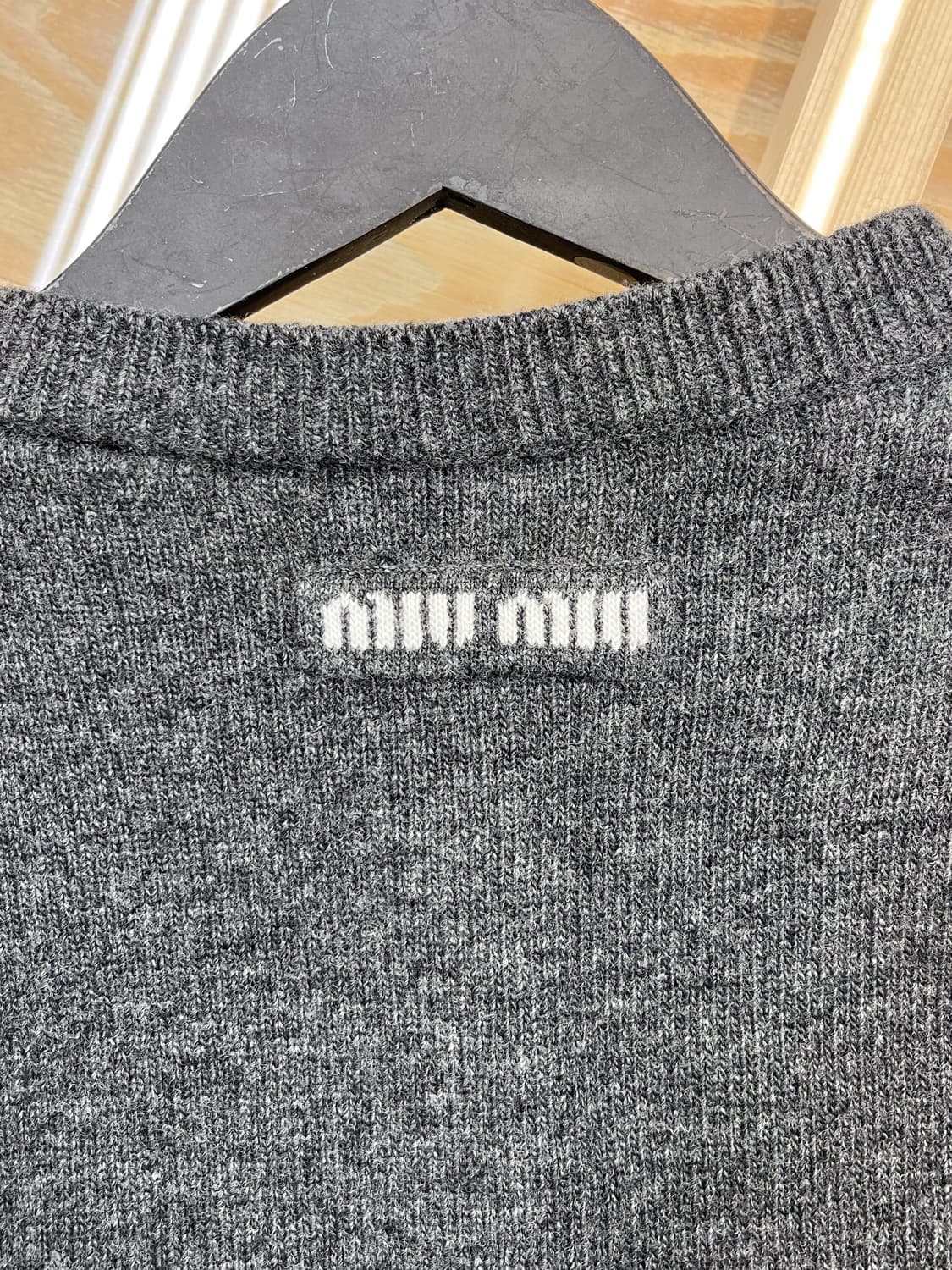 미우미우 24f/w 울 가디건 상품이미지5