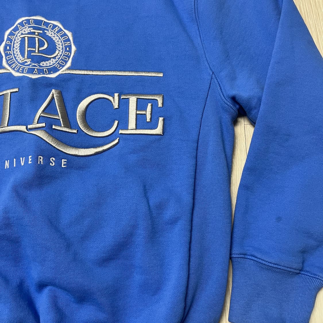 팔라스 유니버스 블루 맨투맨 티셔츠 s사이즈 상품이미지3