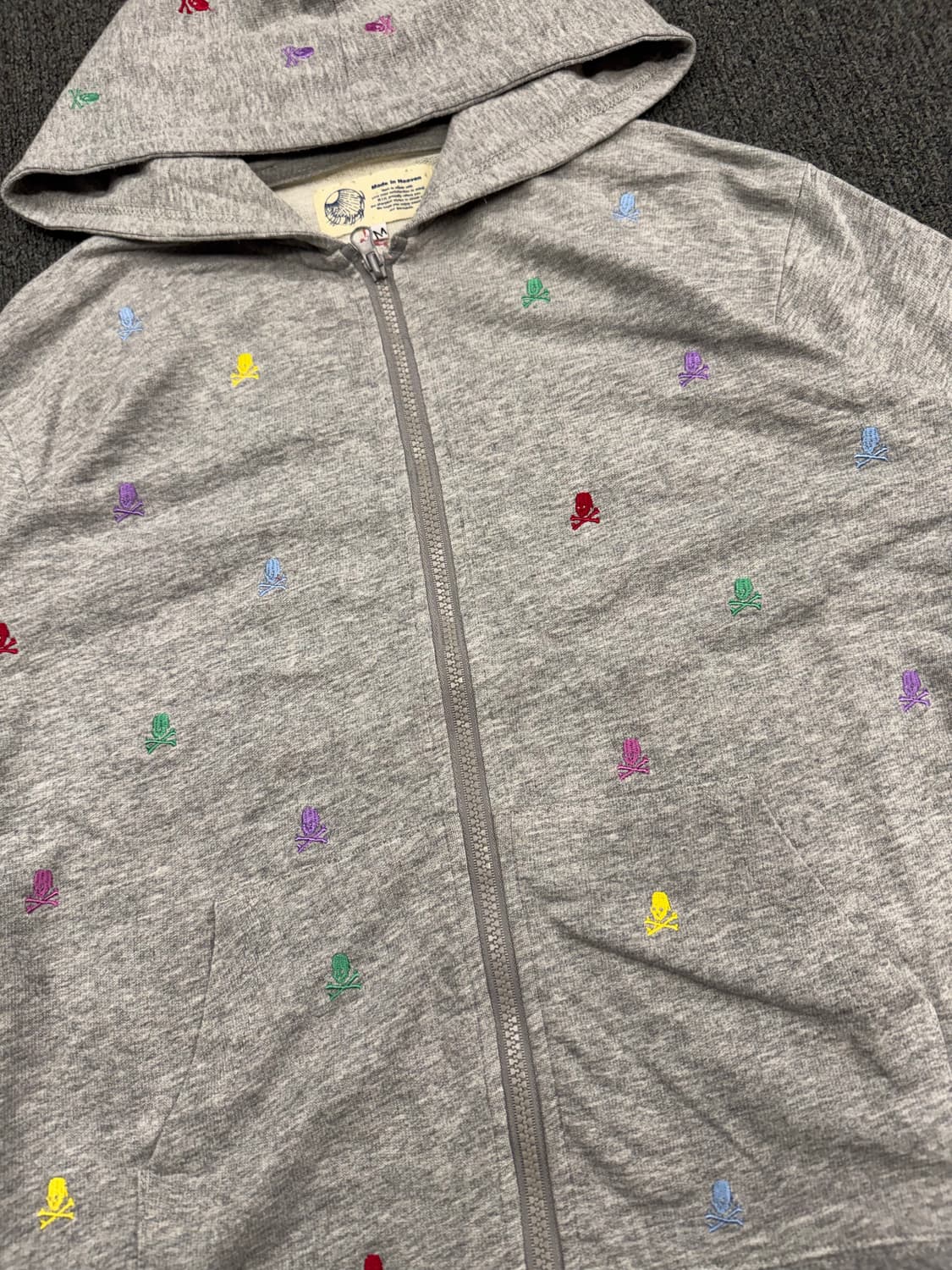 M)M.I.H 빈티지 스컬 자수 포인트 투웨이 그레이 후드집업 상품이미지2