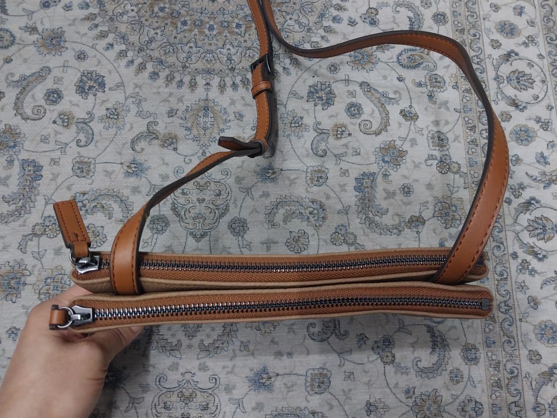 엘르 래더 크로스백 상품이미지3