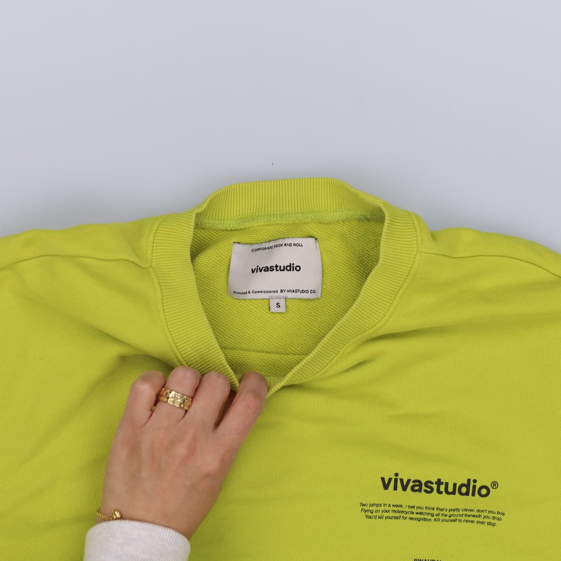 S 비바스튜디오 라임 맨투맨 0417H1 상품이미지3