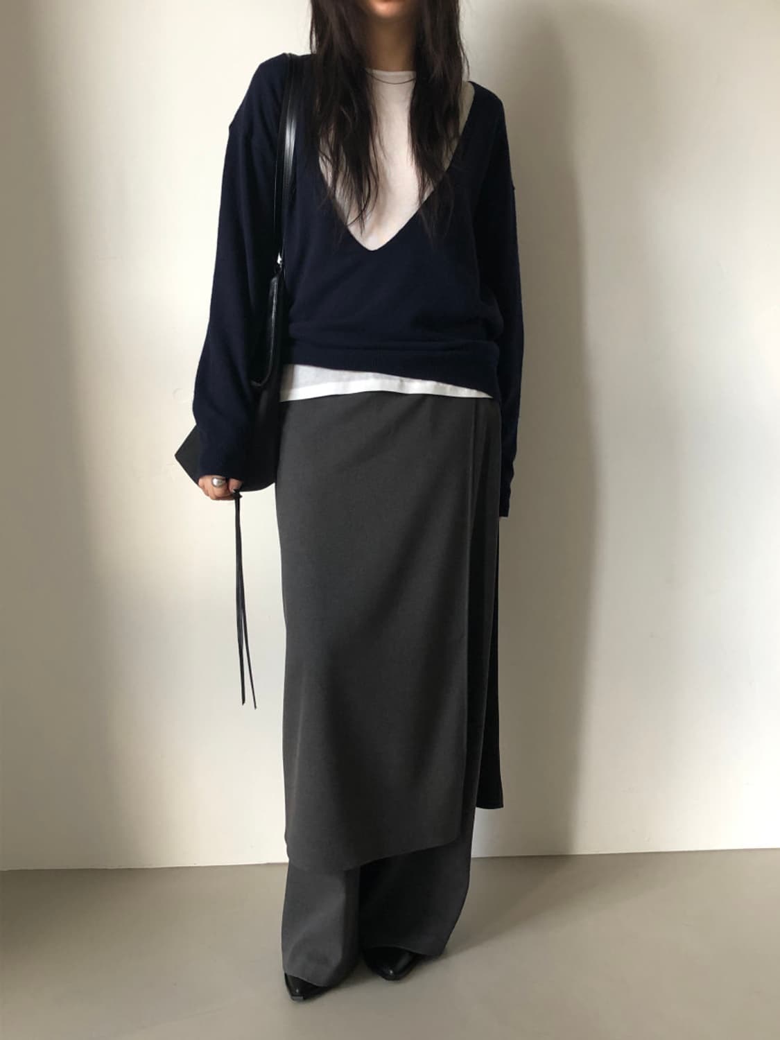 네이비 딥브이넥니트 새상품 상품이미지2