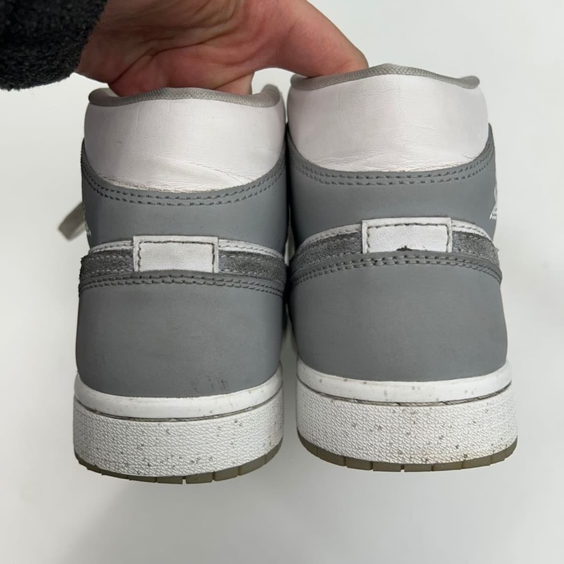 나이키 에어조던 1 미드 울프 그레이 스니커즈 250 상품이미지6