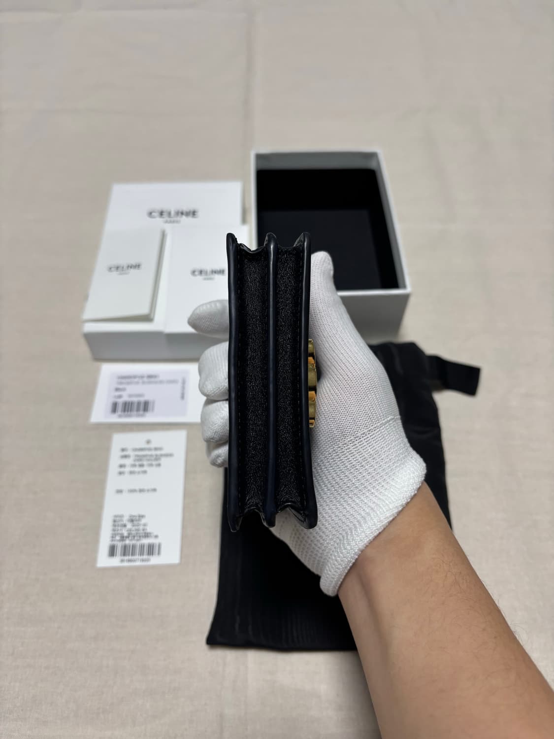 셀린느 트리옹프 카프스킨 플랩 지갑  상품이미지5