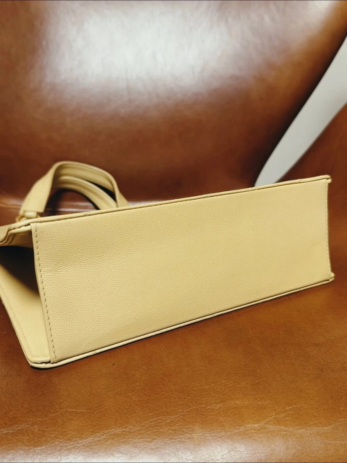 샤넬 빈티지 앞머리 토트백 버터컬러 상품이미지3