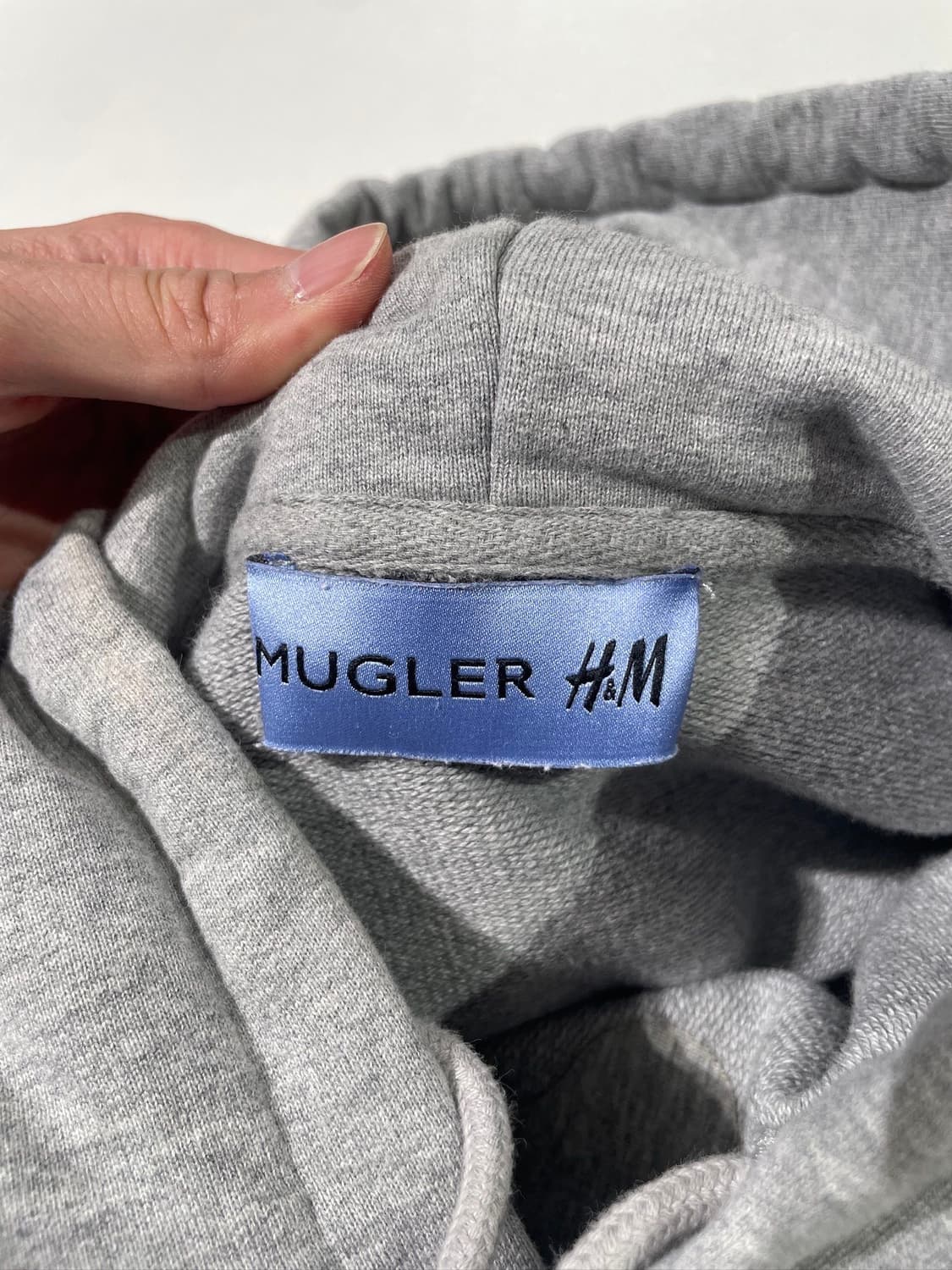 뮈글러 x h&m 멜란지 라이트 그레이 스타 모티프 후디 상품이미지7