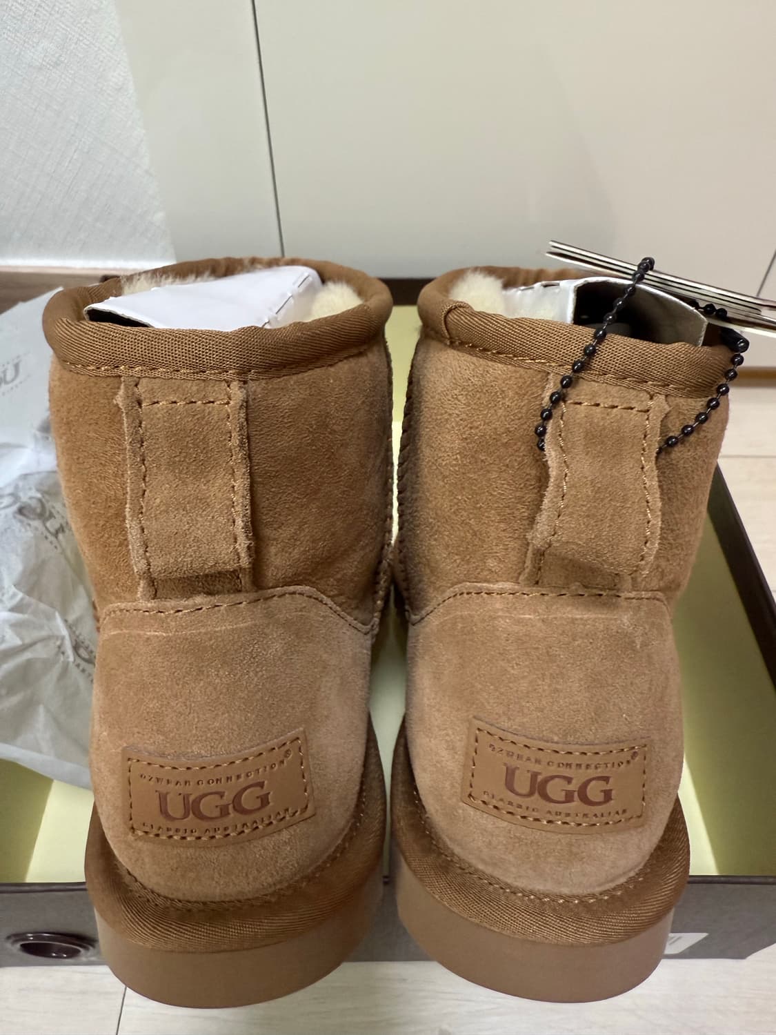 UGG 클래식 미니 Chestnut 250 상품이미지2
