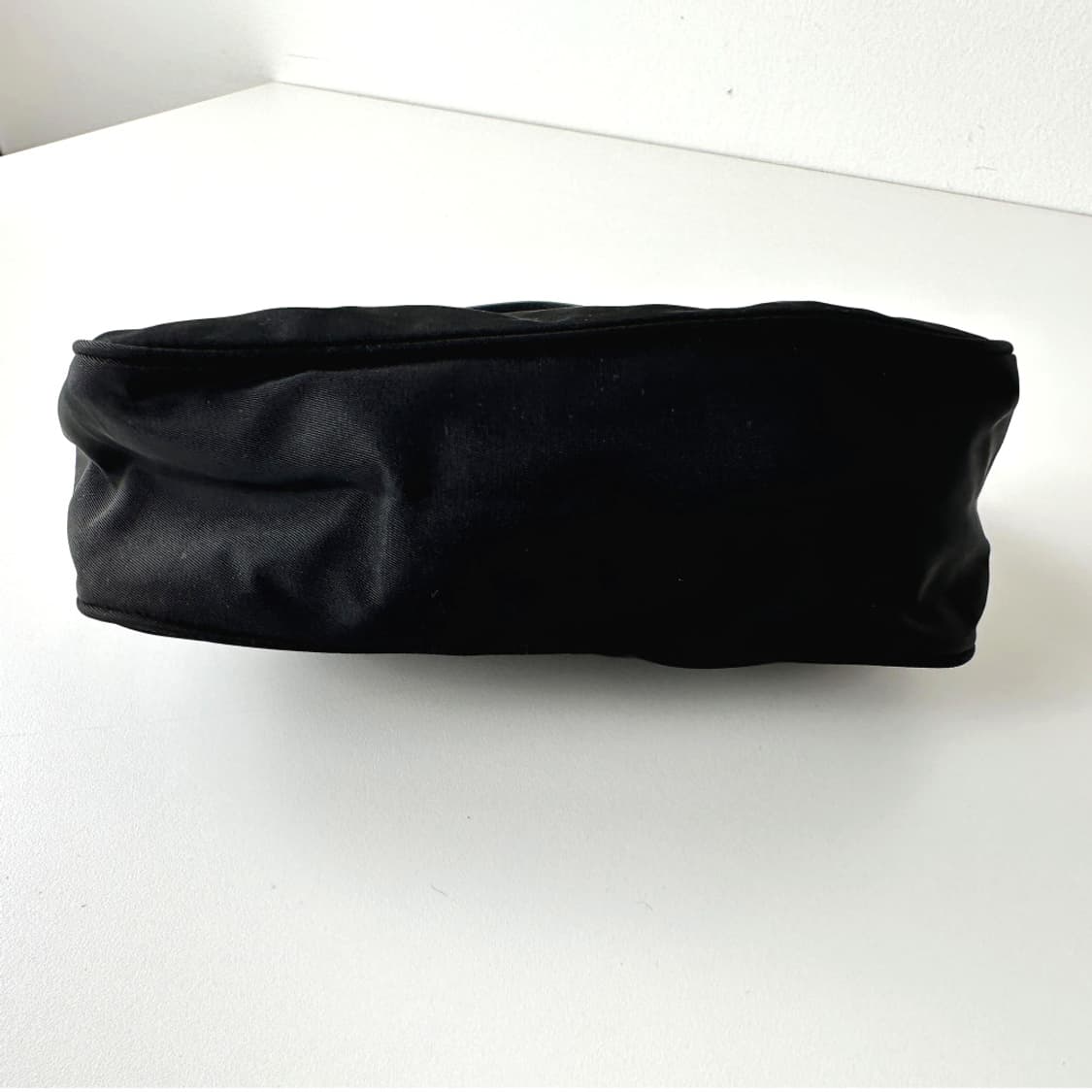 정품 프라다 나일론 호보백 블랙 미니백 (한국명품감정원 감정) 상품이미지6