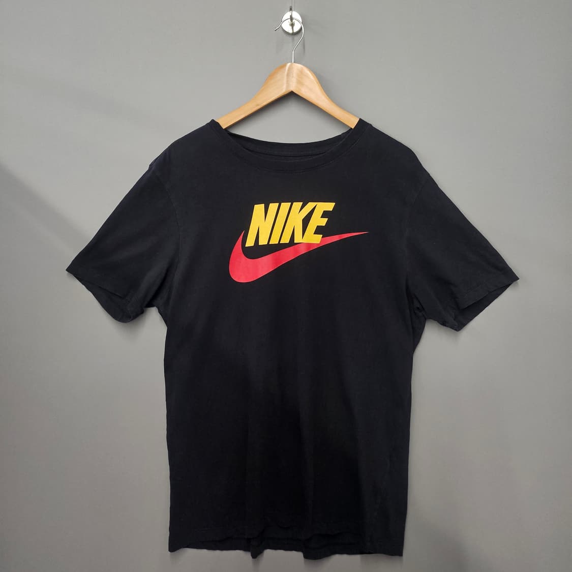 나이키 빅로고 프린팅 반팔티 블랙 상품이미지1