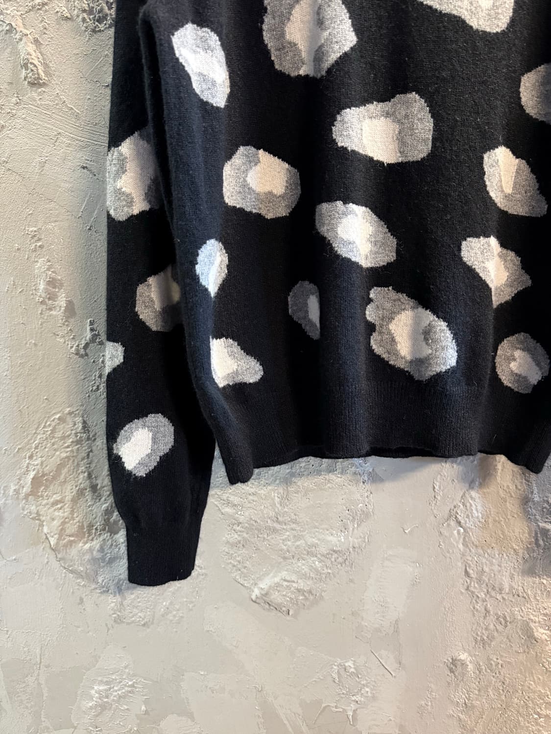 점퍼 JUMPER 1234 도트 패턴 캐시미어 니트 블랙 2 상품이미지2