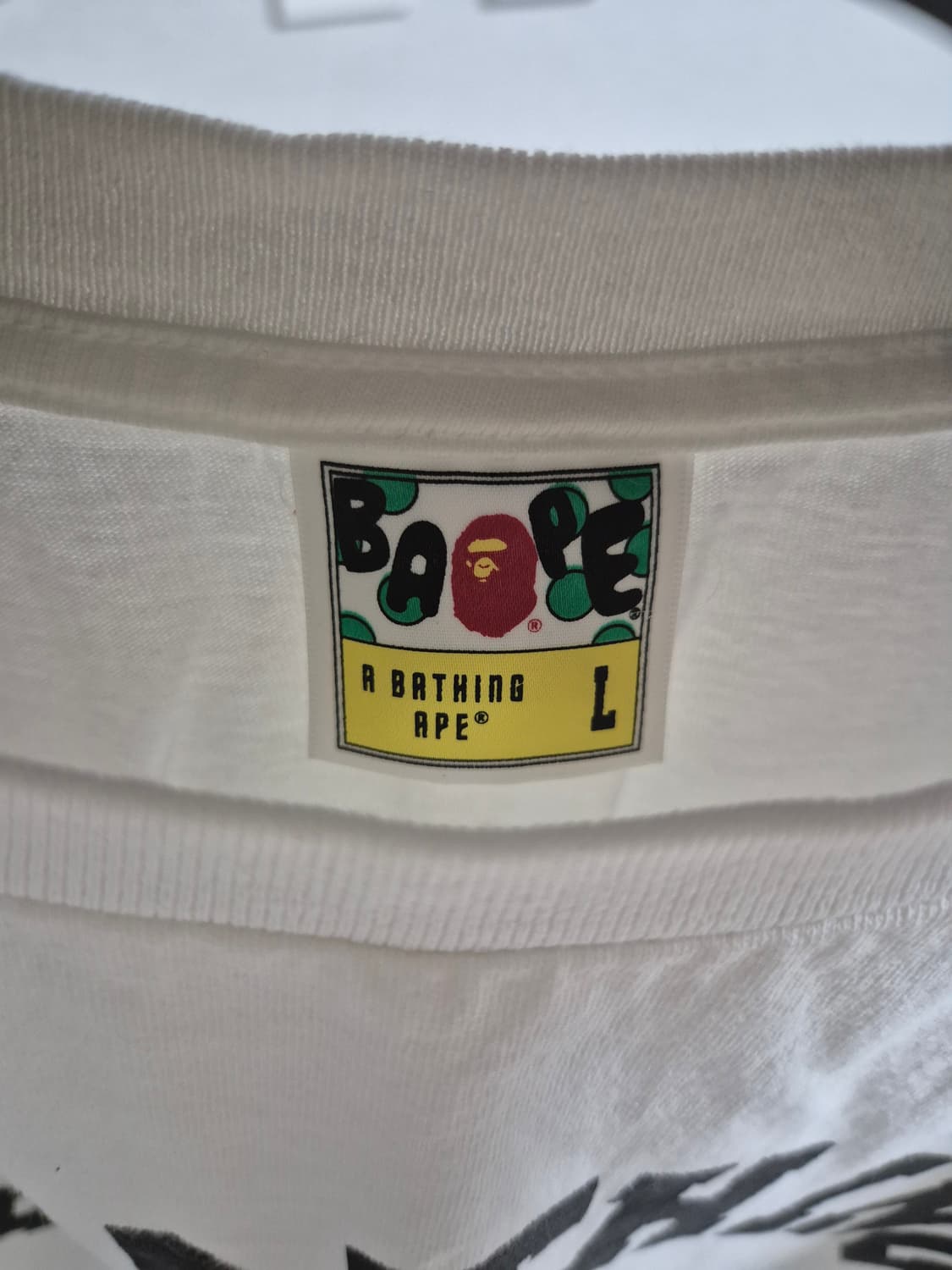 [L] 베이프 ABC 카모 컬리지 티셔츠 화이트 그린 상품이미지5