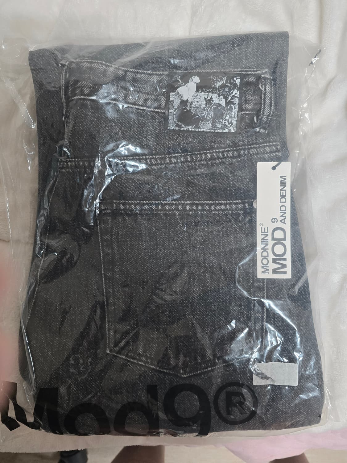 모드나인 mod1w 블랙 스타더스트 데님

30 상품이미지8