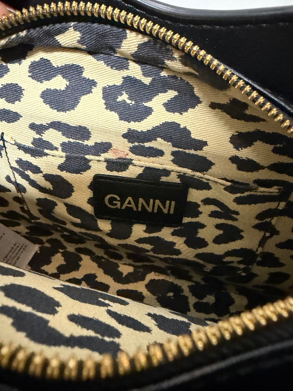 GANNI 로고 엠보스 토트백 상품이미지5