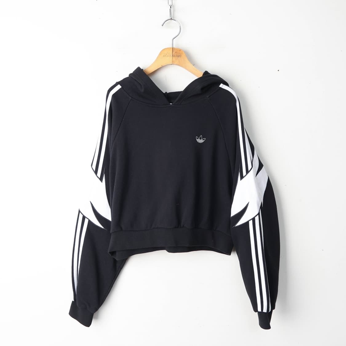 55/아디다스 크롭 후디 상품이미지1