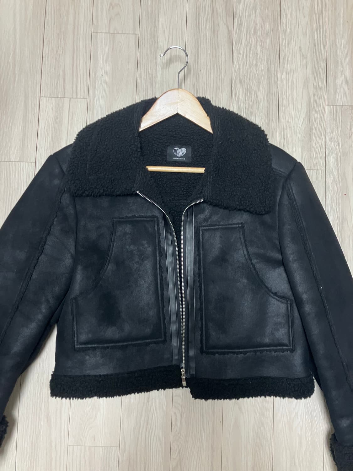 러브이즈트루 크롭 무스탕 상품이미지2