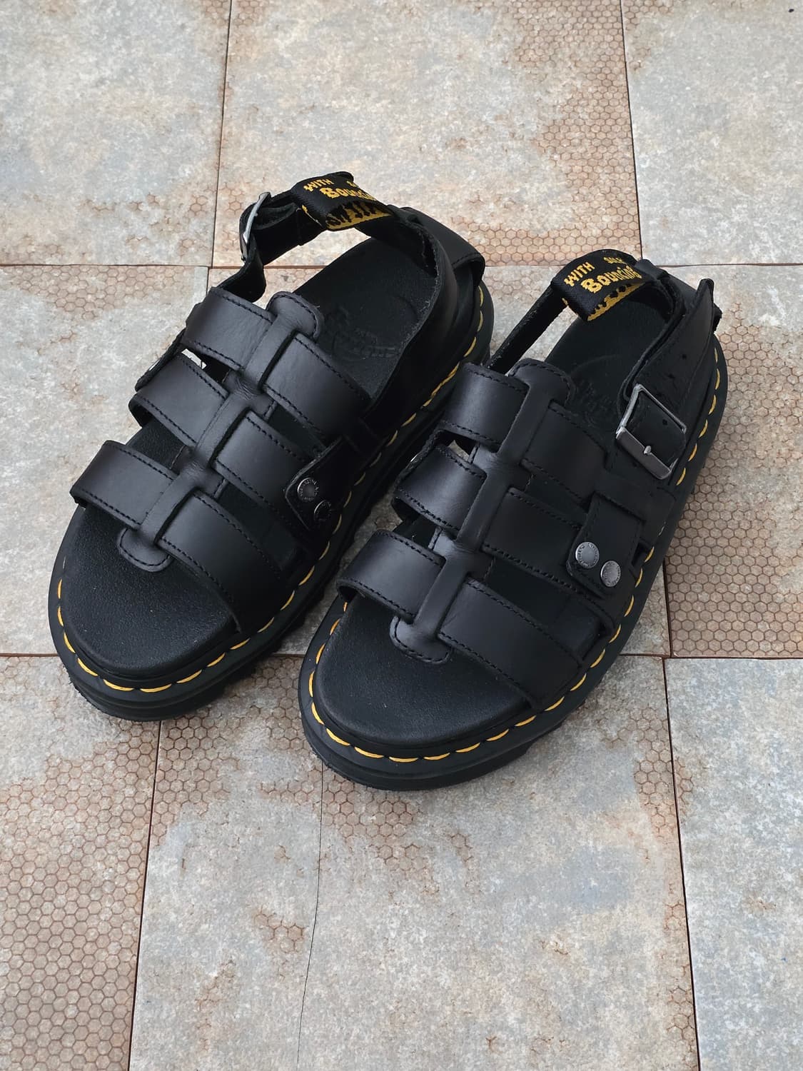 (220)닥터마틴 테리 블랙 샌들  상품이미지1