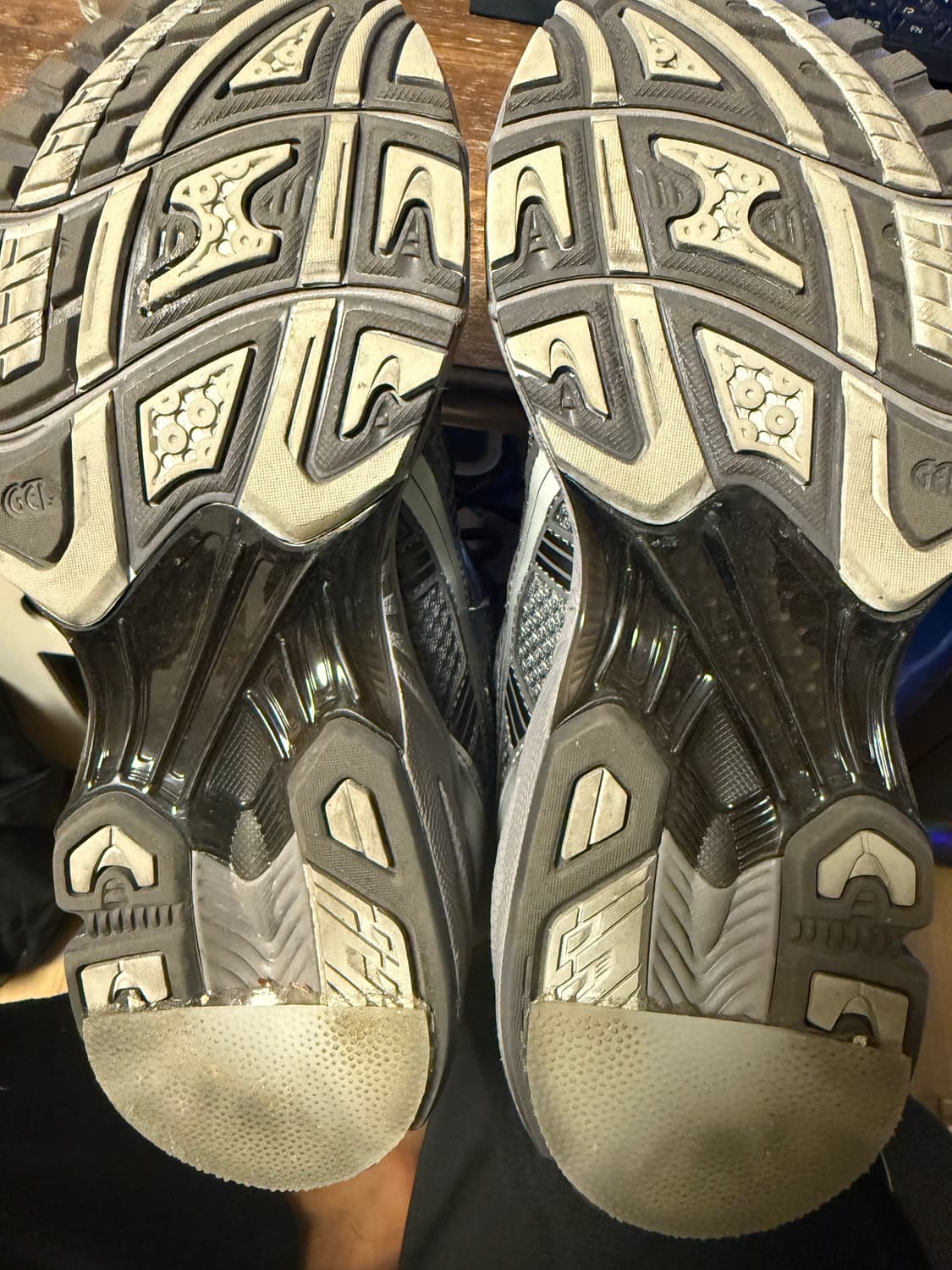 아식스 더뮤지엄비지터 젤 카야노 14 블랙 그레이 상품이미지6