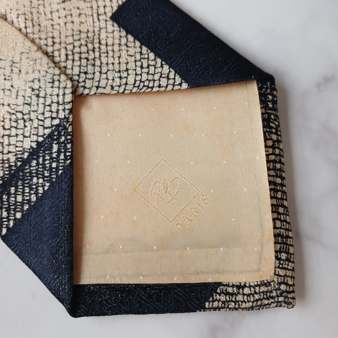 발망 실크 베이지 패턴 넥타이 9.7cm A+~A등급 A19501
발망  상품이미지9