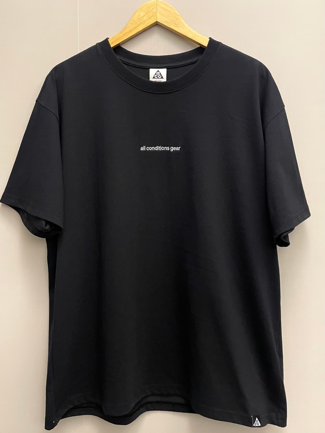 (XL)나이키 ACG 자수 로고 드라이핏 반팔티셔츠 블랙 상품이미지1