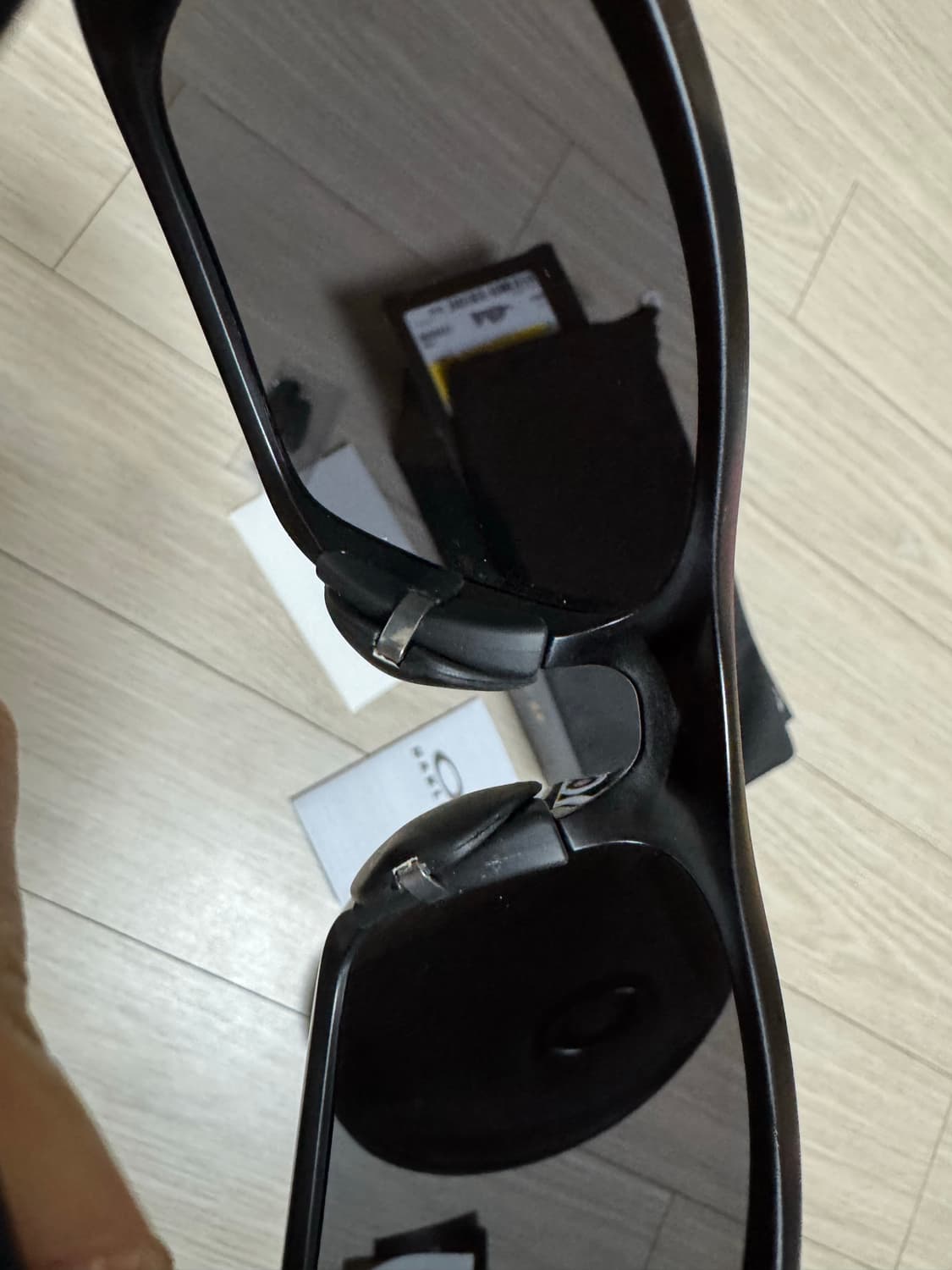 오클리 라테랄리스 매트블랙 편광렌즈 판매합니다 상품이미지3