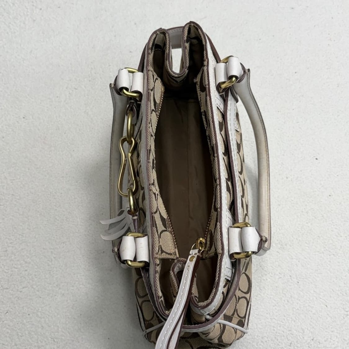 COACH 시그니처 토트백 상품이미지6