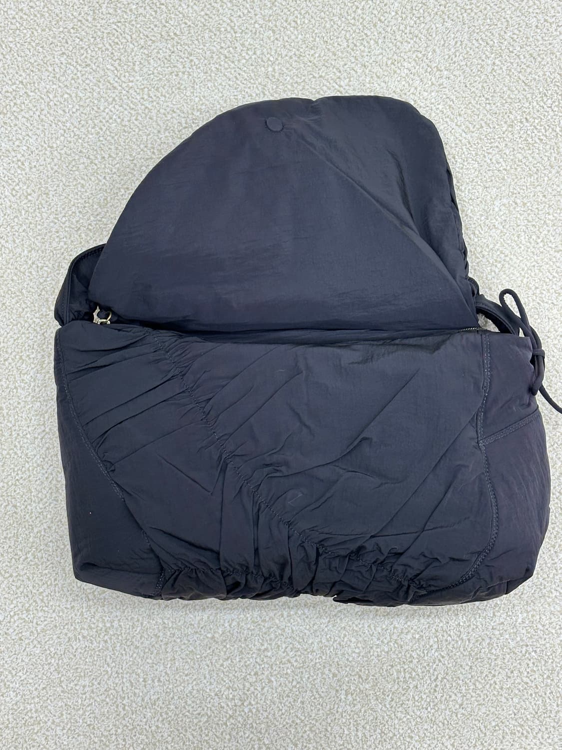 새상품) 아카이브앱크 패딩백 구름백  타이메일백 숄더&크로스 상품이미지8