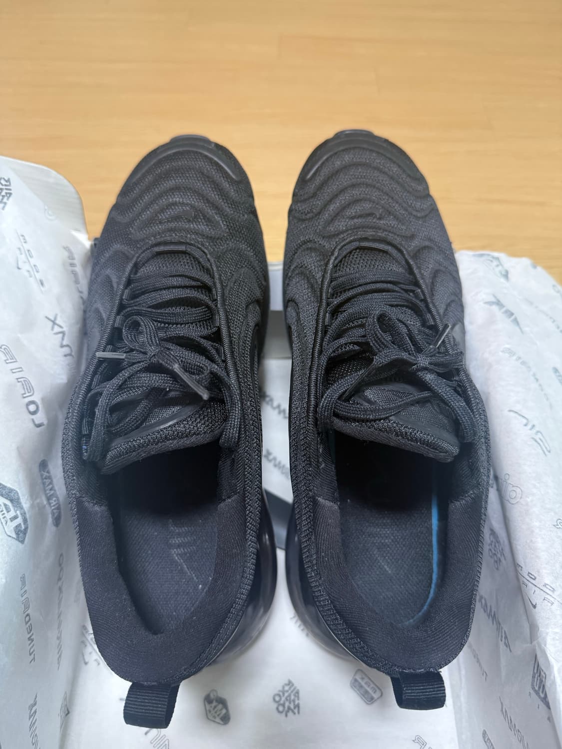 나이키 에어맥스 720 트리플블랙(260mm) 새상품급 상품이미지9