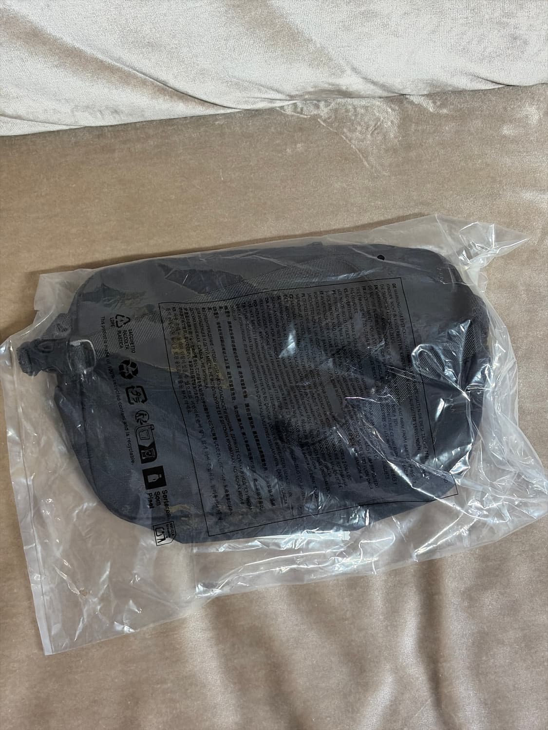 아크테릭스 헬리아드 크로스바디 블랙 미개봉 상품이미지3